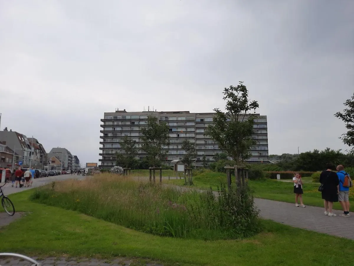 Appartement Residentie Astrid Met Private Parking Bredene Belgien